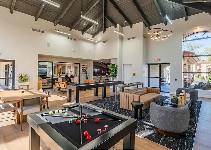Near Diablo Stadium & Asu-hottub-pool-gym-parking * Tempe