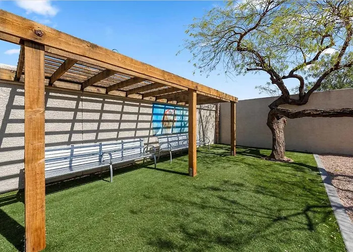 Near Diablo Stadium & Asu-hottub-pool-gym-parking *