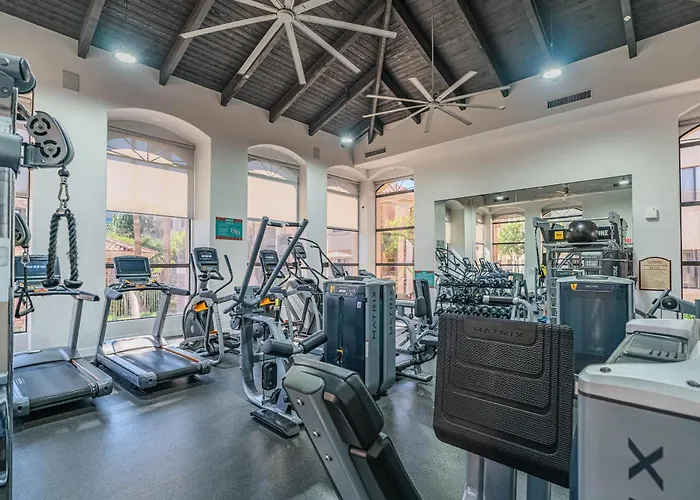 Near Diablo Stadium & Asu-hottub-pool-gym-parking Tempe