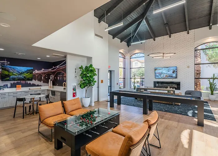 Near Diablo Stadium & Asu-hottub-pool-gym-parking * Tempe