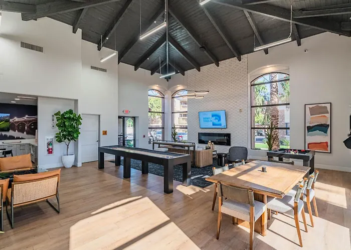 Near Diablo Stadium & Asu-hottub-pool-gym-parking * Tempe