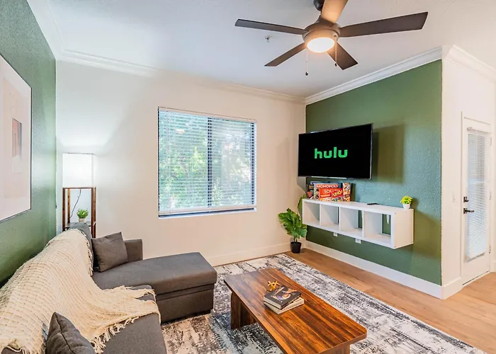 Near Diablo Stadium & Asu-hottub-pool-gym-parking Tempe