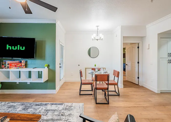 Near Diablo Stadium & Asu-hottub-pool-gym-parking *