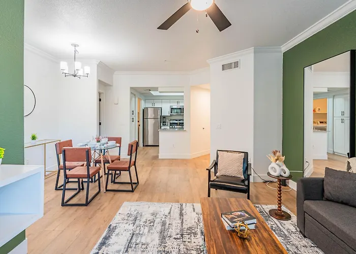 Apartment Near Diablo Stadium & Asu-hottub-pool-gym-parking *
