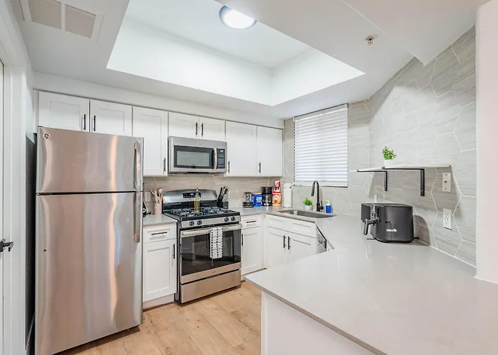 Apartment Near Diablo Stadium & Asu-hottub-pool-gym-parking