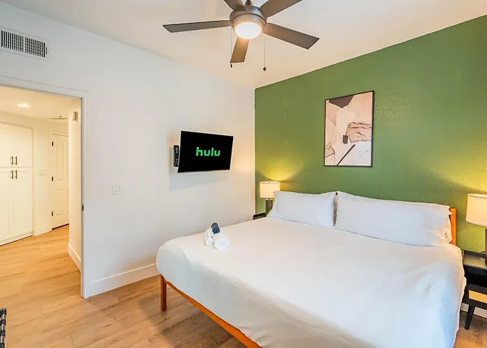 Near Diablo Stadium & Asu-hottub-pool-gym-parking * Tempe