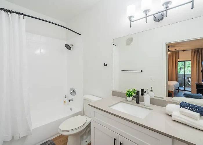 Near Diablo Stadium & Asu-hottub-pool-gym-parking Apartment Tempe