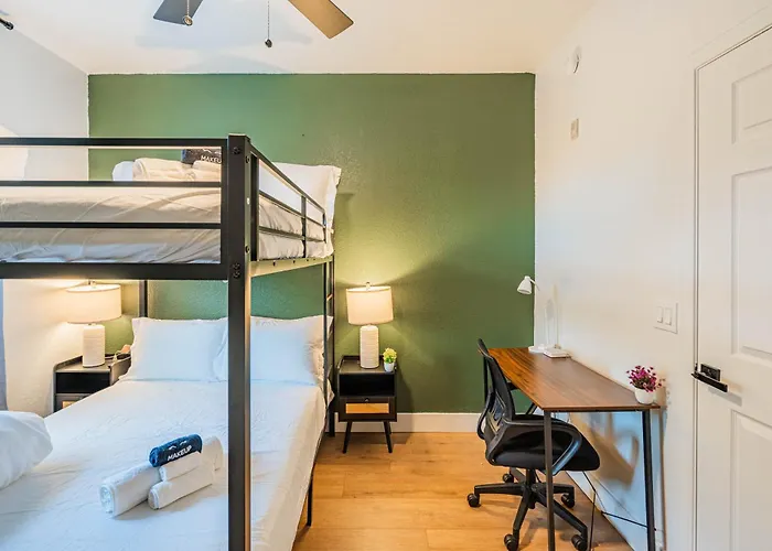 Apartment Near Diablo Stadium & Asu-hottub-pool-gym-parking *
