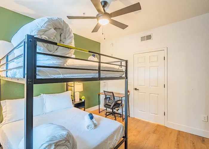 Apartment Near Diablo Stadium & Asu-hottub-pool-gym-parking Tempe