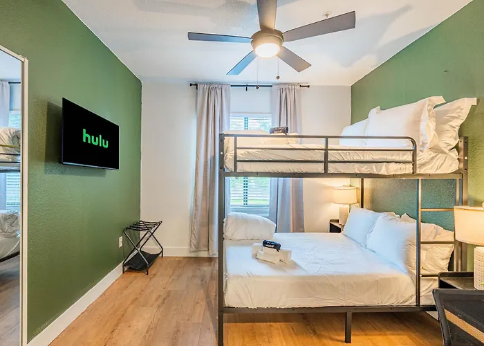 Near Diablo Stadium & Asu-hottub-pool-gym-parking * Tempe