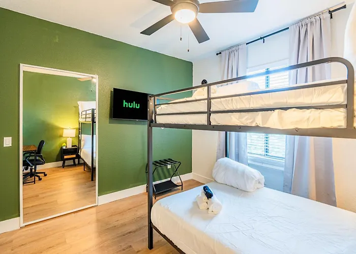 Near Diablo Stadium & Asu-hottub-pool-gym-parking Apartment Tempe