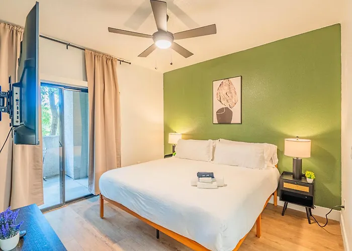 Near Diablo Stadium & Asu-hottub-pool-gym-parking * Tempe