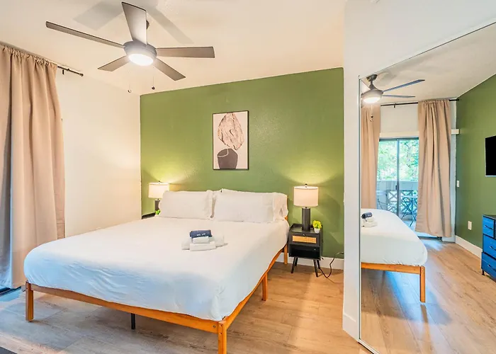 Near Diablo Stadium & Asu-hottub-pool-gym-parking Tempe