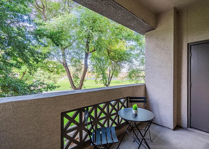 Near Diablo Stadium & Asu-hottub-pool-gym-parking Apartment *